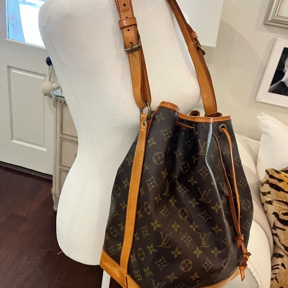 “SOLD*Louis Vuitton Monogram Bucket Bag vintage - Picture 2 of 16
